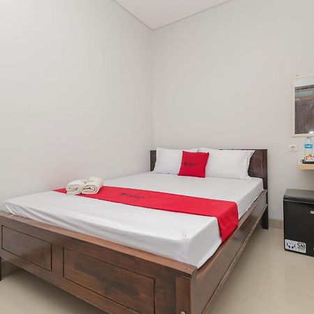 Reddoorz @ Gedangan Sidoarjo Hotel Екстериор снимка