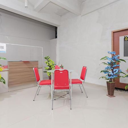 Reddoorz @ Gedangan Sidoarjo Hotel Екстериор снимка